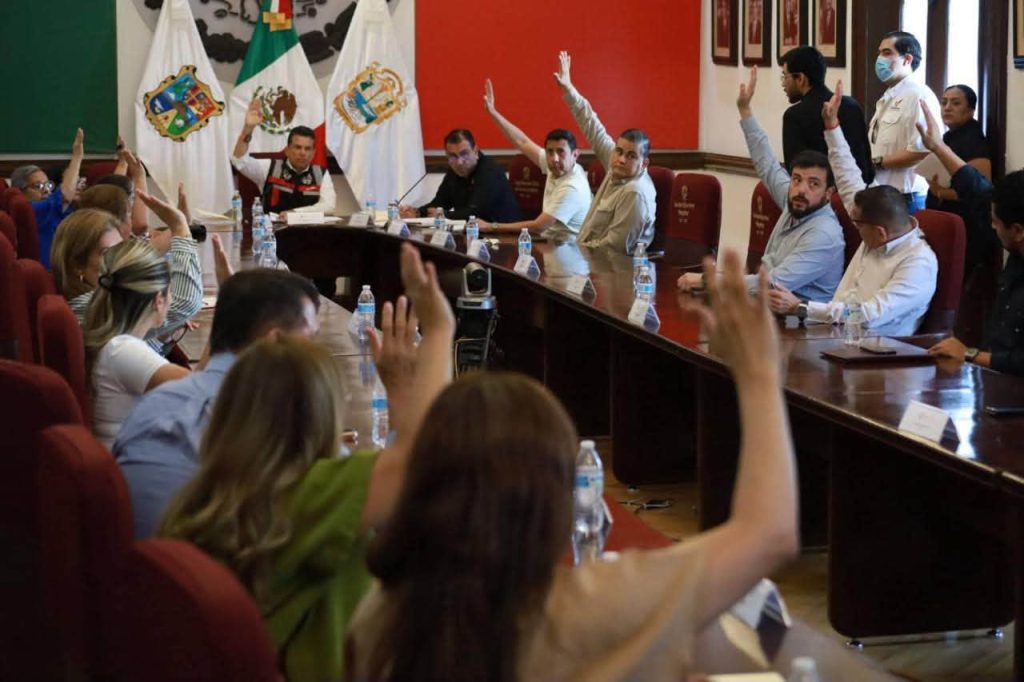 Sesión de Cabildo de Ciudad Victoria donde se aprobó el nombramiento de Livio Flores Rodríguez como director de Seguridad, Tránsito y Vialidad