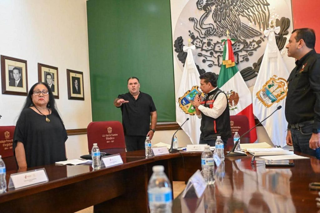 Sesión de Cabildo de Ciudad Victoria donde se aprobó el nombramiento de Livio Flores Rodríguez como director de Seguridad, Tránsito y Vialidad