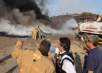 Gobierno de Victoria atiende incendio cerca del relleno sanitario; investigan posible provocación