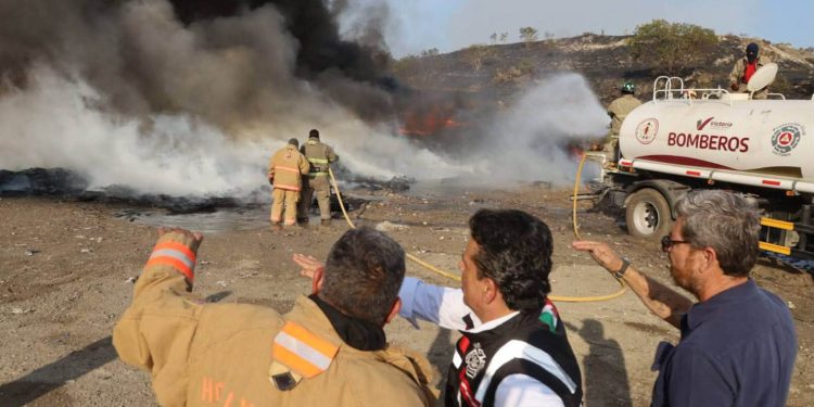 Gobierno de Victoria atiende incendio cerca del relleno sanitario; investigan posible provocación