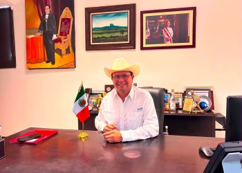 Luis Lauro Reyes Rodríguez en su oficina durante su etapa como delegado de Programas para el Bienestar en Tamaulipas