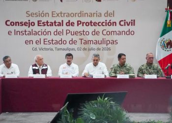 Autoridades federales, estatales y universitarias durante la sesión extraordinaria del Consejo Estatal de Protección Civil en Ciudad Victoria