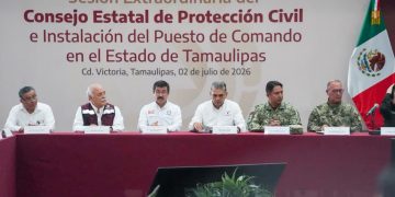 Autoridades federales, estatales y universitarias durante la sesión extraordinaria del Consejo Estatal de Protección Civil en Ciudad Victoria